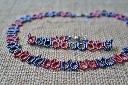 Tulip�n mint�s nyak�k kark�t�vel