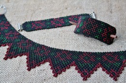 Cakkos nyak�k kontyt�vel �s kark�t�vel, M�ramaros megye